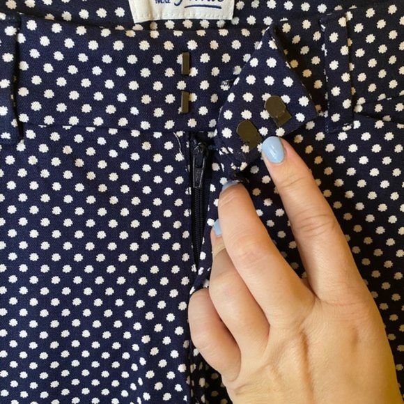Old Navy White Polka Dot Navy Blue Pixie Stretchy Pants Size 4 - Picture 2 of 8